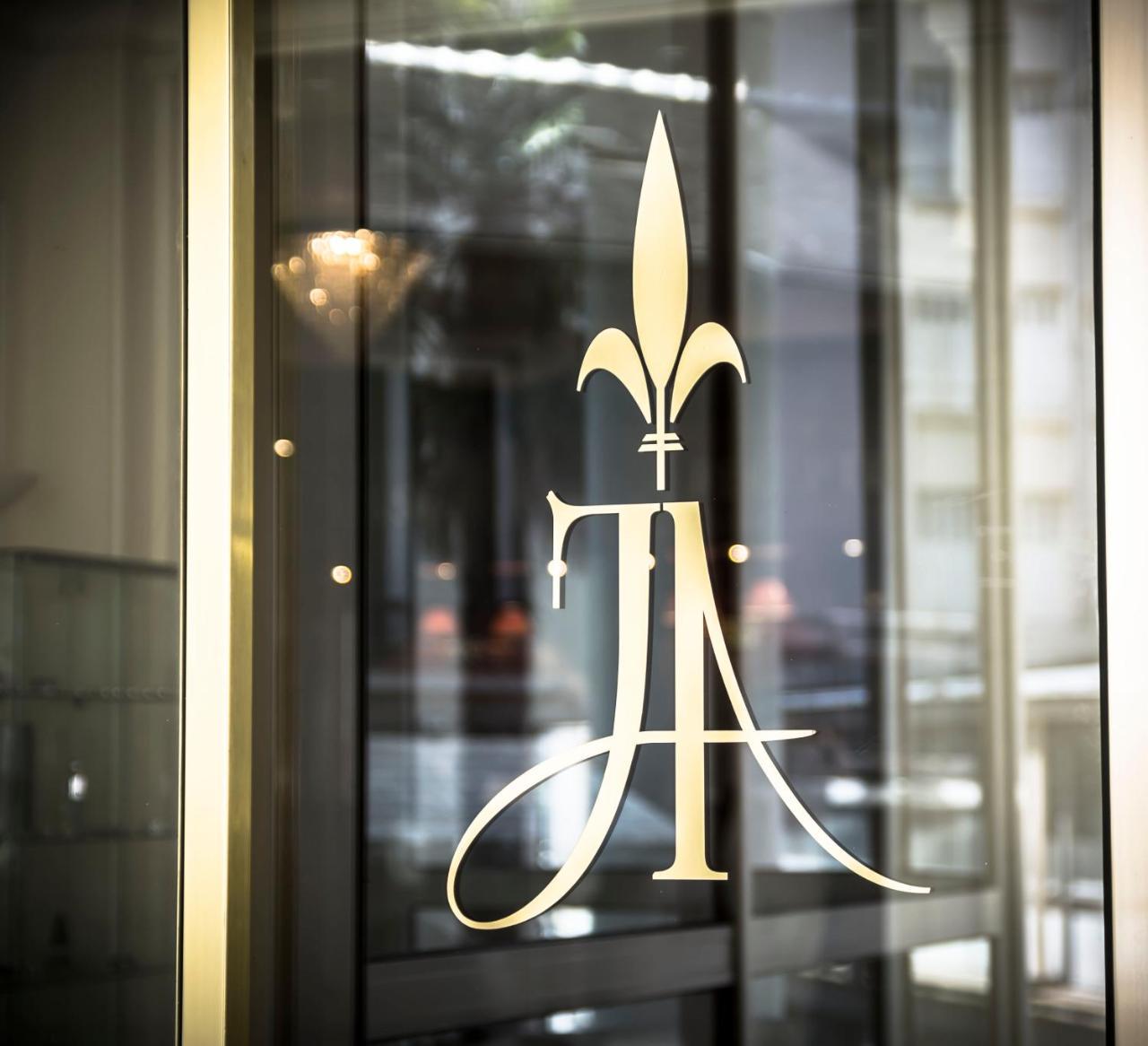 Hotel Jeanne D'Arc Lourdes Exterior photo